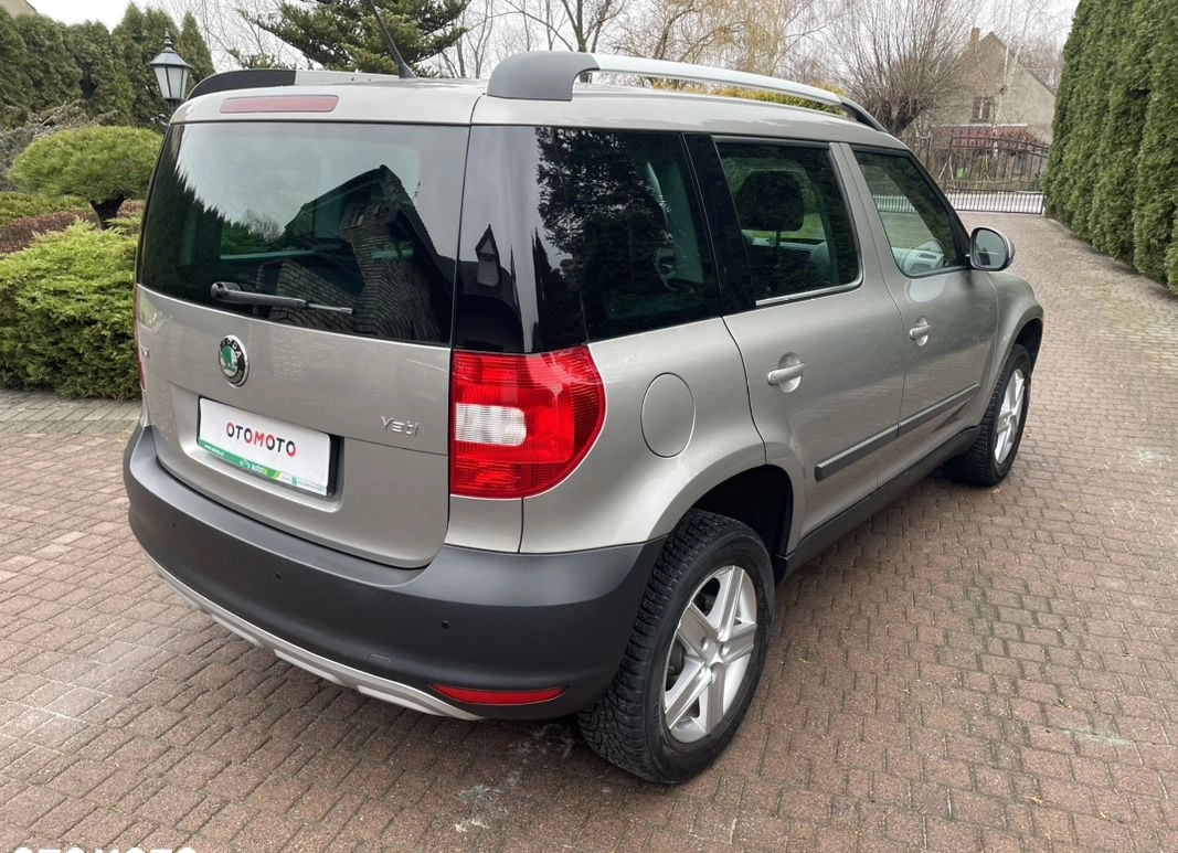 Skoda Yeti cena 39800 przebieg: 174000, rok produkcji 2013 z Strzelce Opolskie małe 562